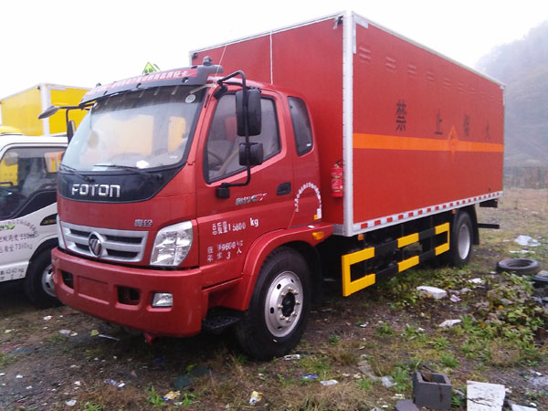 福田奧鈴9.99噸6.2米民爆車(chē)